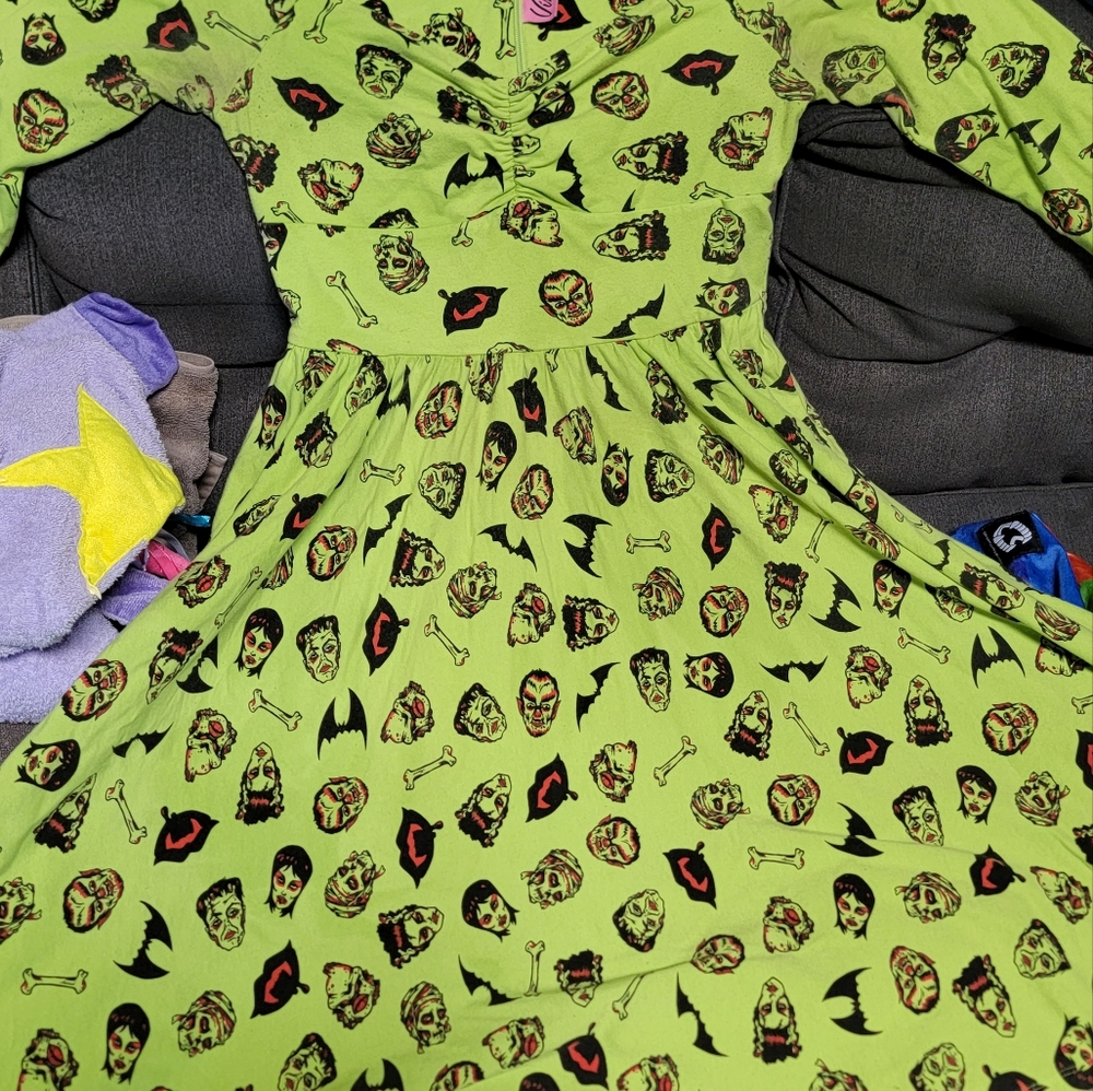 Vixen Micheline Pitt Wicked Swing Dress LARGE or TRADE